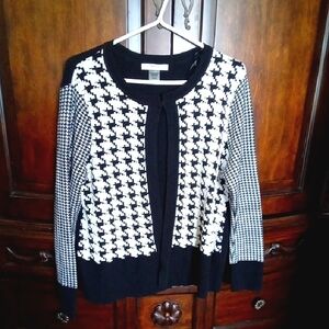 TANJAY Black and White Cardigan with Contrasting Houndstooth Pattern